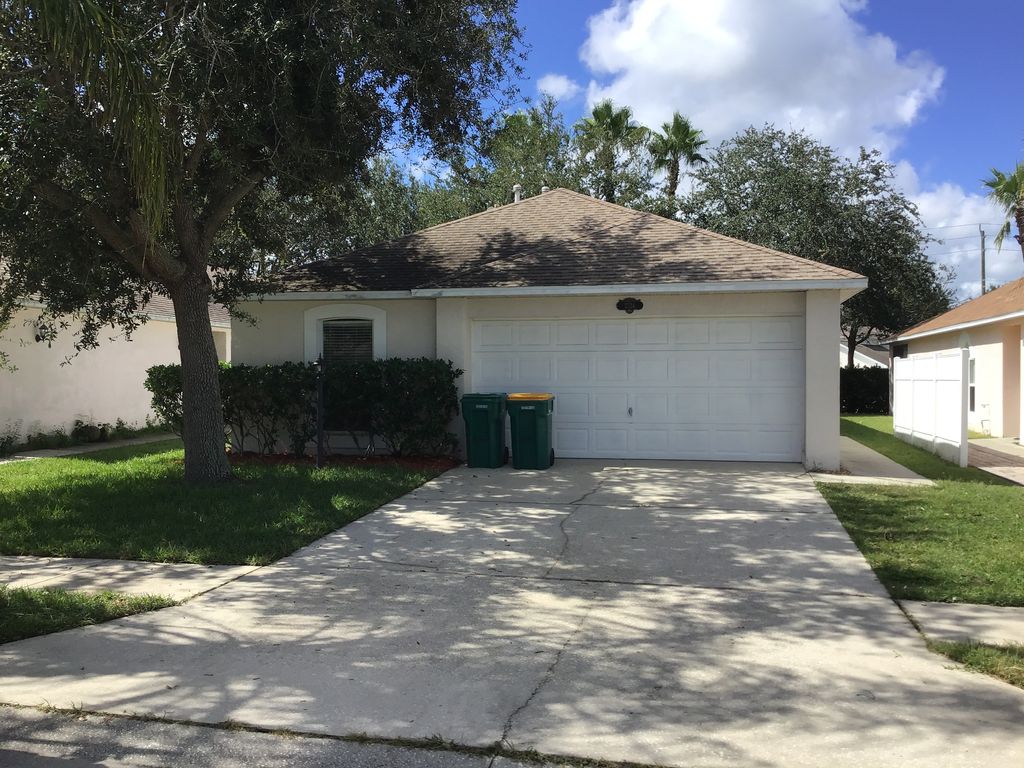 2724 Maderia Cir, Melbourne, FL 32935