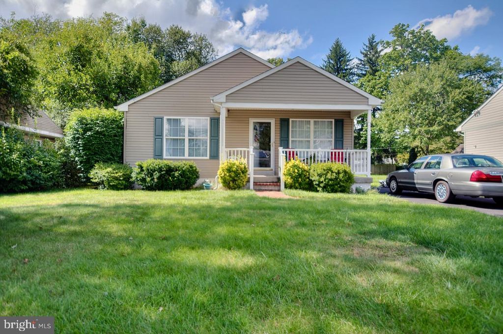 1416 High Ave, Roslyn, PA 3 Bed, 2 Bath SingleFamily Home 14