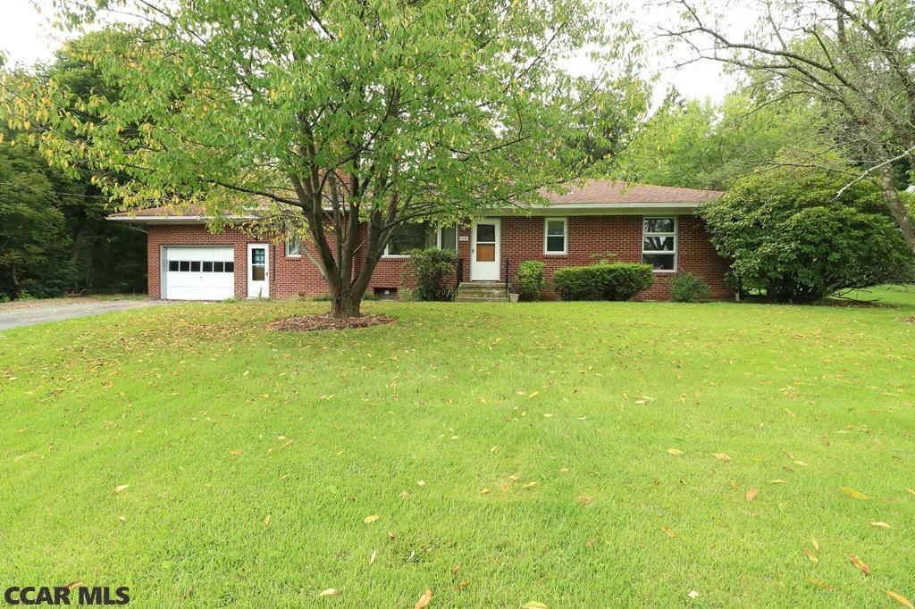 426 Loop Rd, Boalsburg, PA 16827