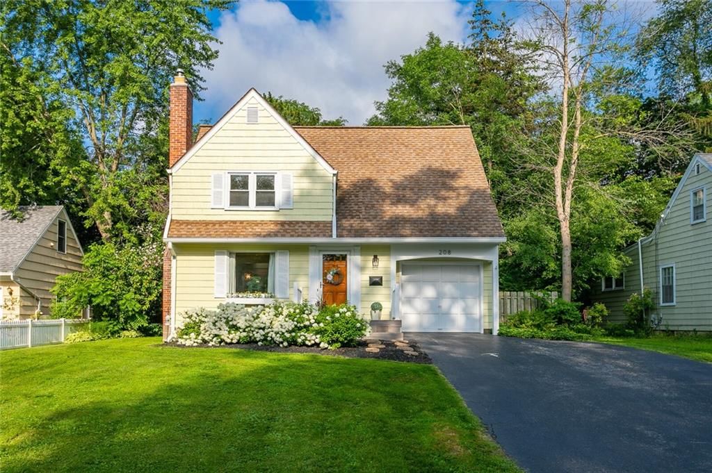 208 Village Ln, Rochester, NY 14610