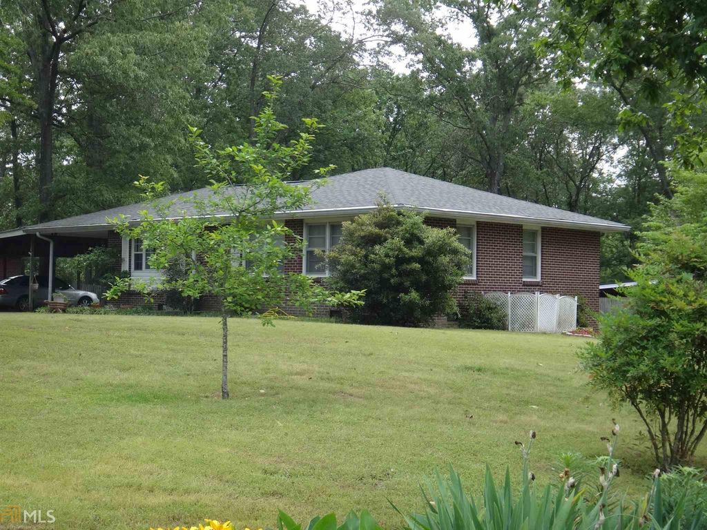 3115 Garden Lakes Blvd NW, Rome, GA - 3 Bed, 2 Bath Single-Family Home