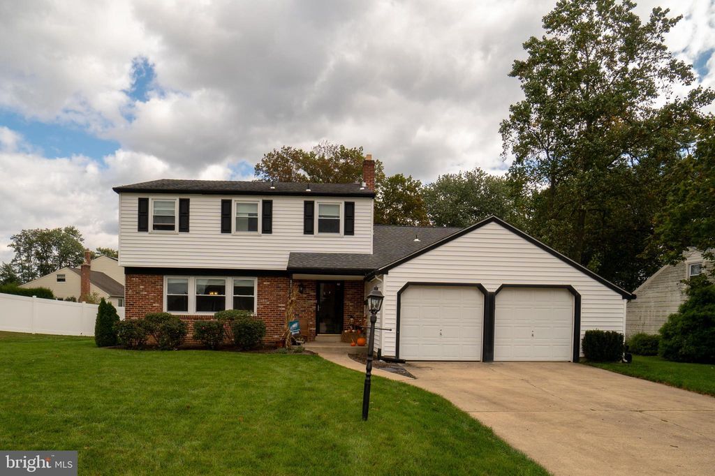 113 Sandringham Rd, Cherry Hill, NJ 08003
