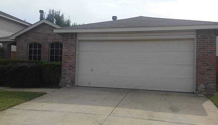 3955 Fox Run Dr, Fort Worth, TX 76123