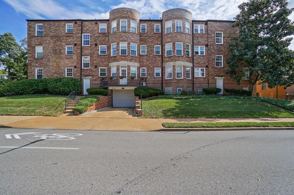8054 Davis Dr #3S, Saint Louis, MO 63105