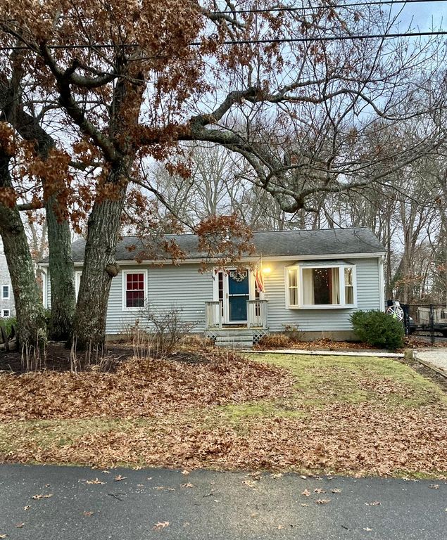 44 Hemlock Drive, Mashpee, MA 02649