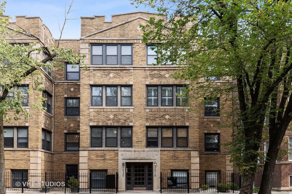 1520 W  Addison St #1, Chicago, IL 60613