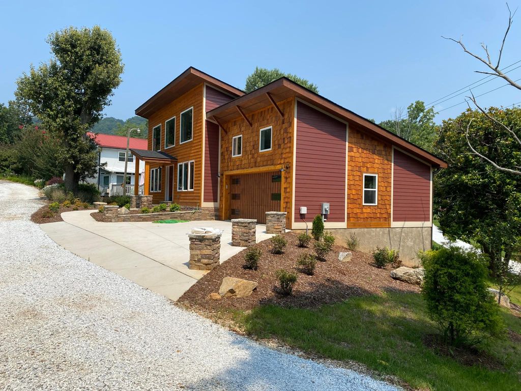 128 Blair Whitley Cir #128, Asheville, NC 28803