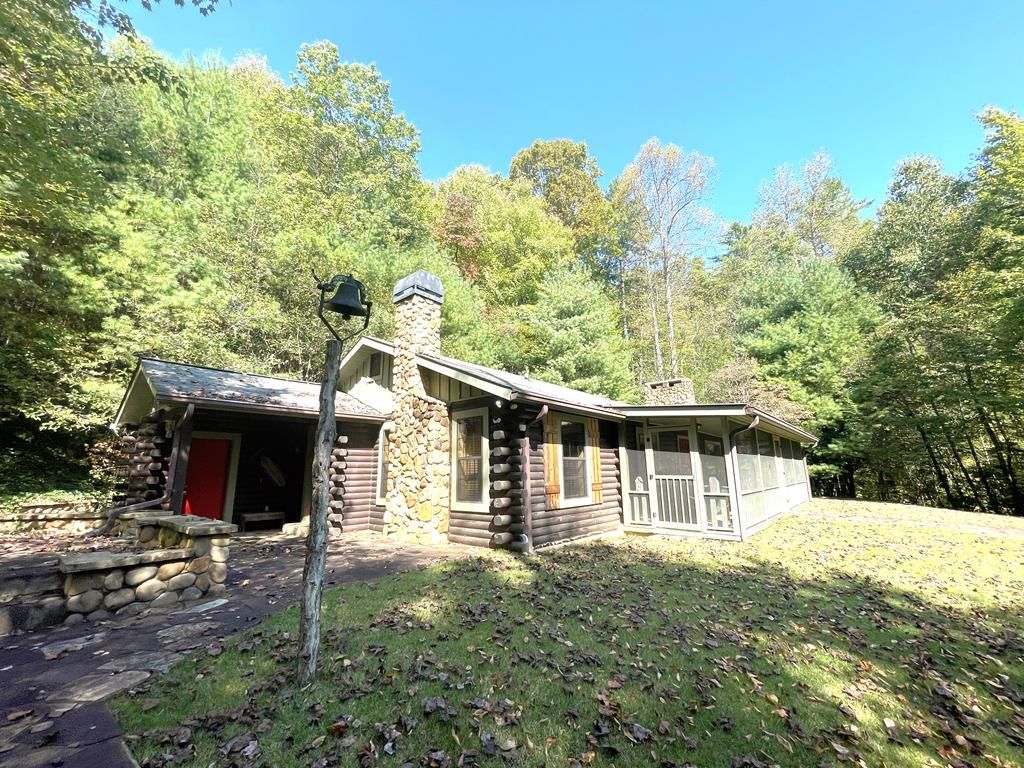 1635 Davis Creek Rd, Murphy, NC 28906