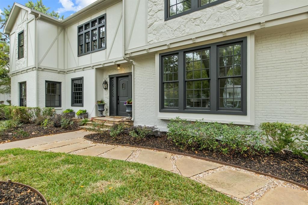 313 N Bailey Ave, Fort Worth, TX 76107
