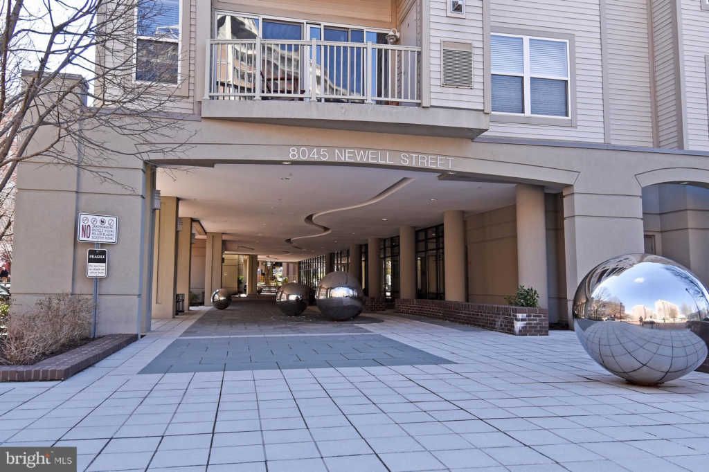Modern 8045 Newell Street Apartments with Modern Futniture