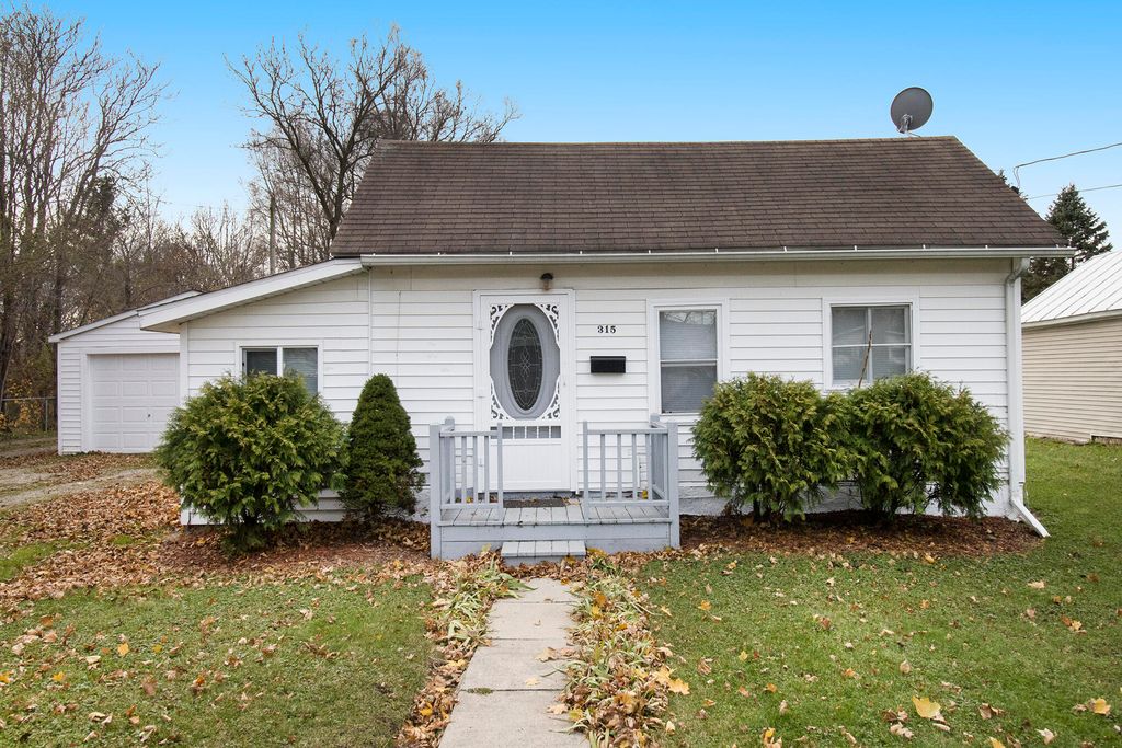 315 W Everett St, Homer, MI 49245