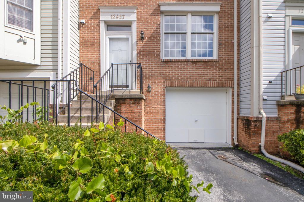 12427 Walnut Cove Cir, Germantown, MD 20874