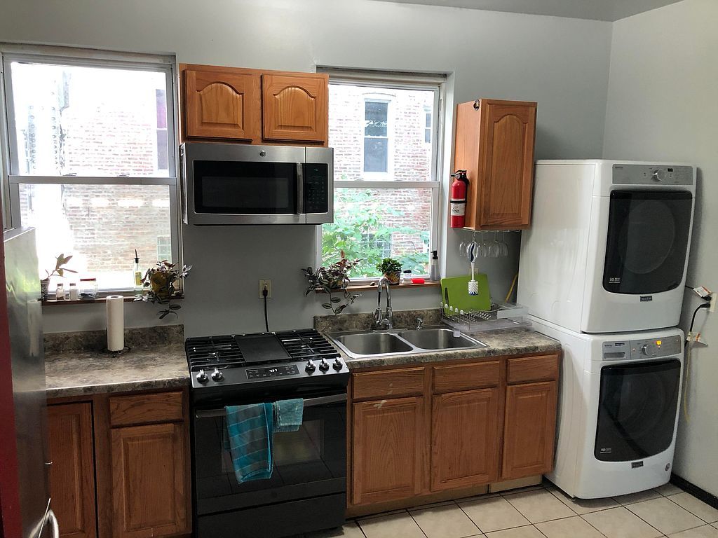 1713 W 18th Pl, Chicago, IL 60608