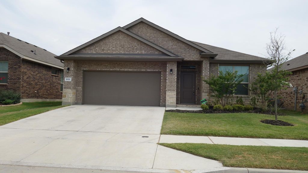 913 Stamford Way, Justin, TX 76247