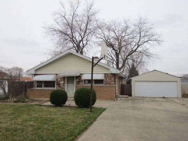 8817 Moody Ave, Oak Lawn, IL 60453