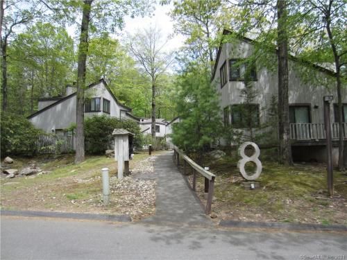 8 Stauntonourt #C, Farmington, CT 06032