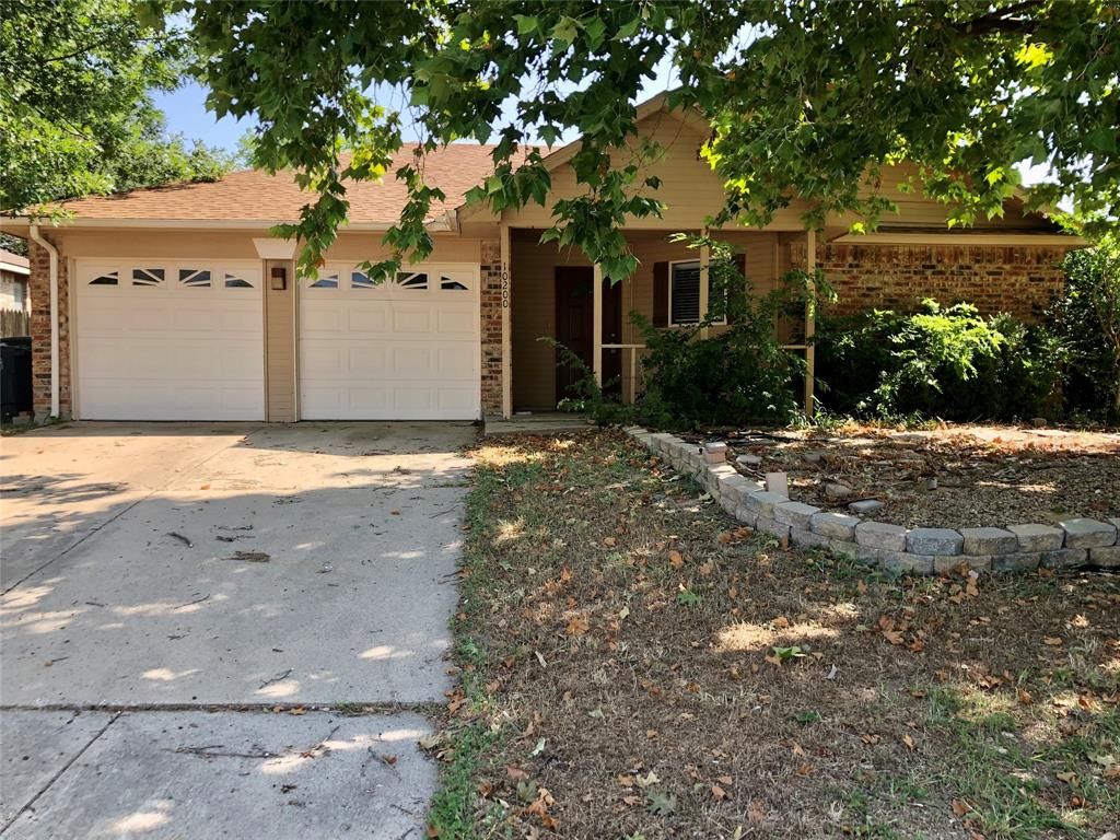 10200 Stoney Bridge Rd, Fort Worth, TX 76108
