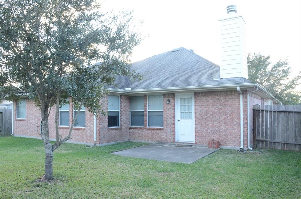 2022 Pinecreek Pass Ln, Katy, TX 77449 3 Bed, 2 Bath 2022 Pinecreek Pass Ln, Katy, TX 77449 3 Bed, 2 Bath