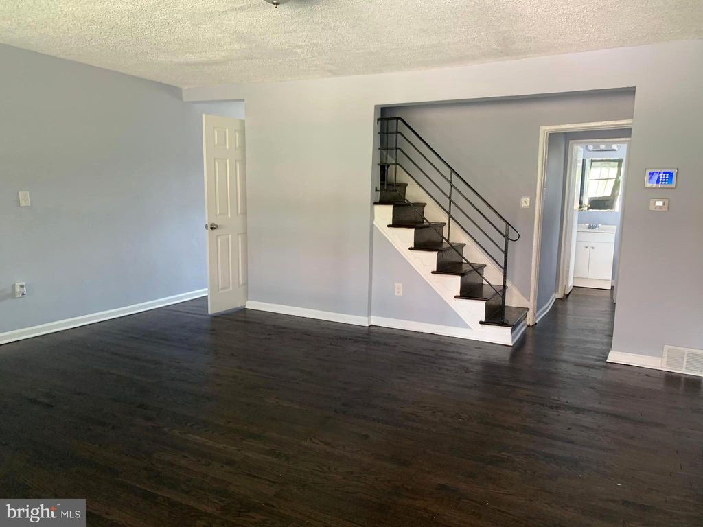 4233 Bonner Rd, Baltimore, MD 21216