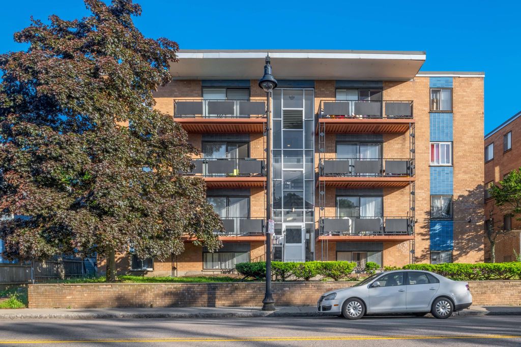 1045 River St in Hyde Park, MA 02136 1 Bed, 1 Bath Rentals 4 Photos