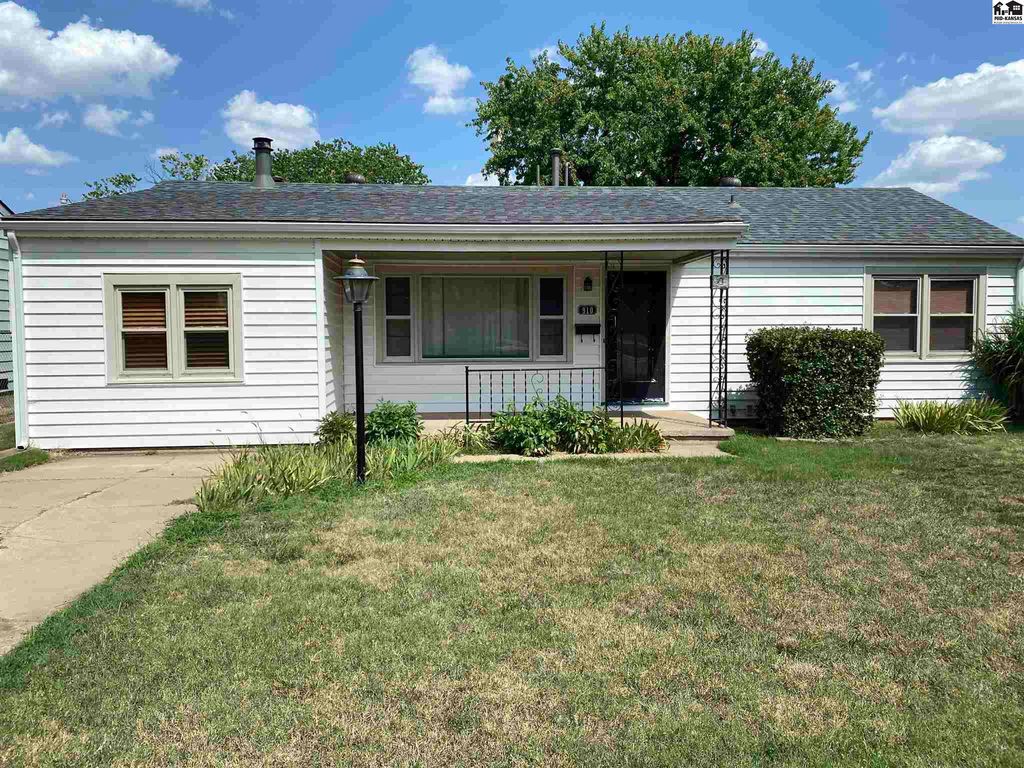 910 Larimer St, Pratt, KS 67124