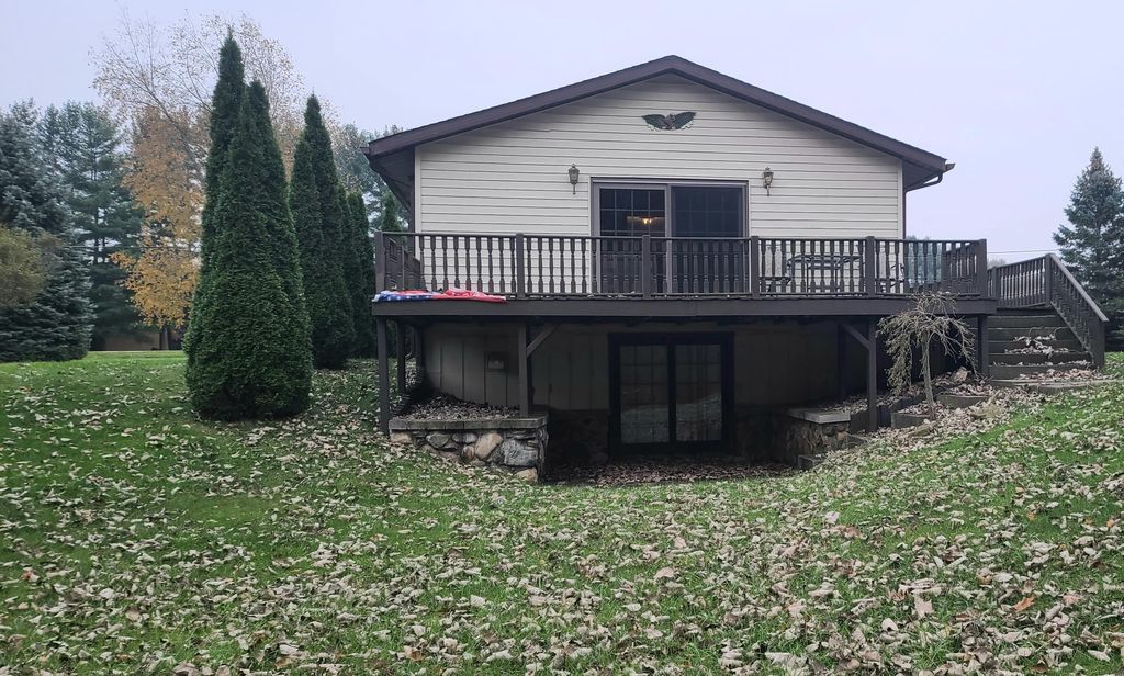 756 E Channel Dr, Coldwater, MI 49036