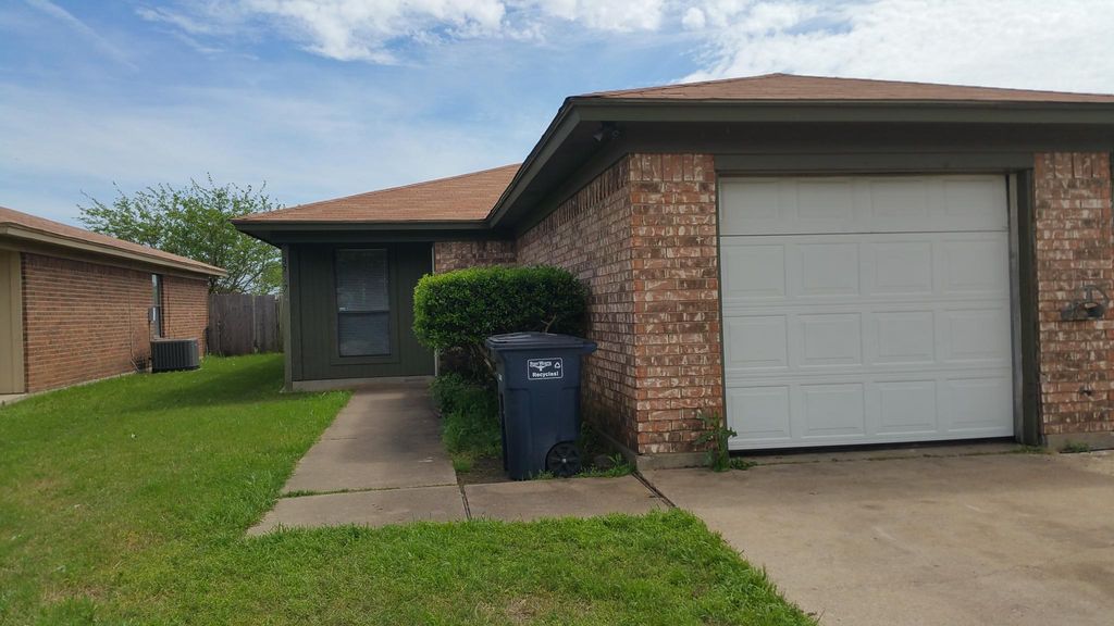 3717 Hulen Park Cir, Fort Worth, TX 76123