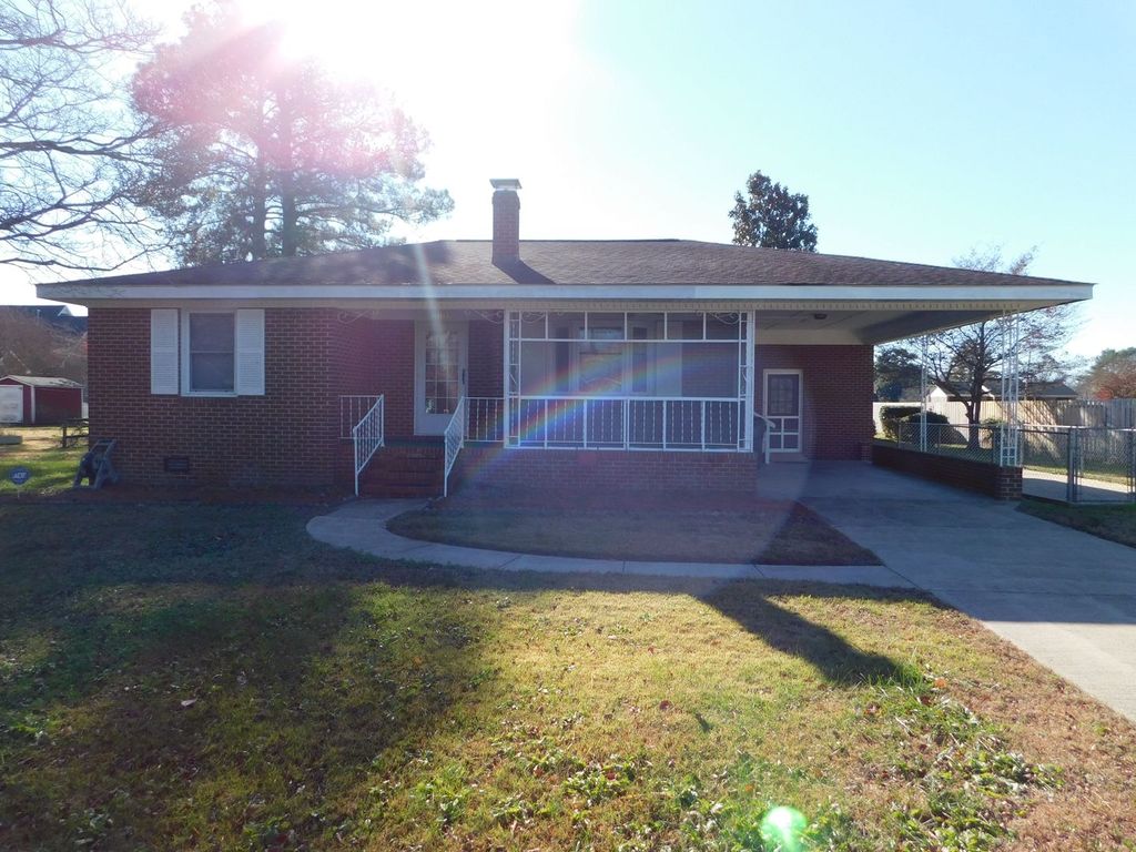 215 Crescent Dr, Hertford, NC 27944