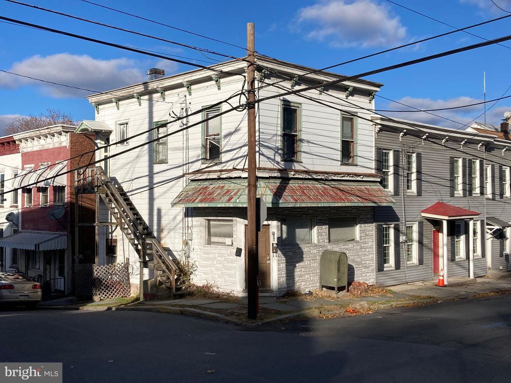 1136 W Norwegian St, Pottsville, PA 17901