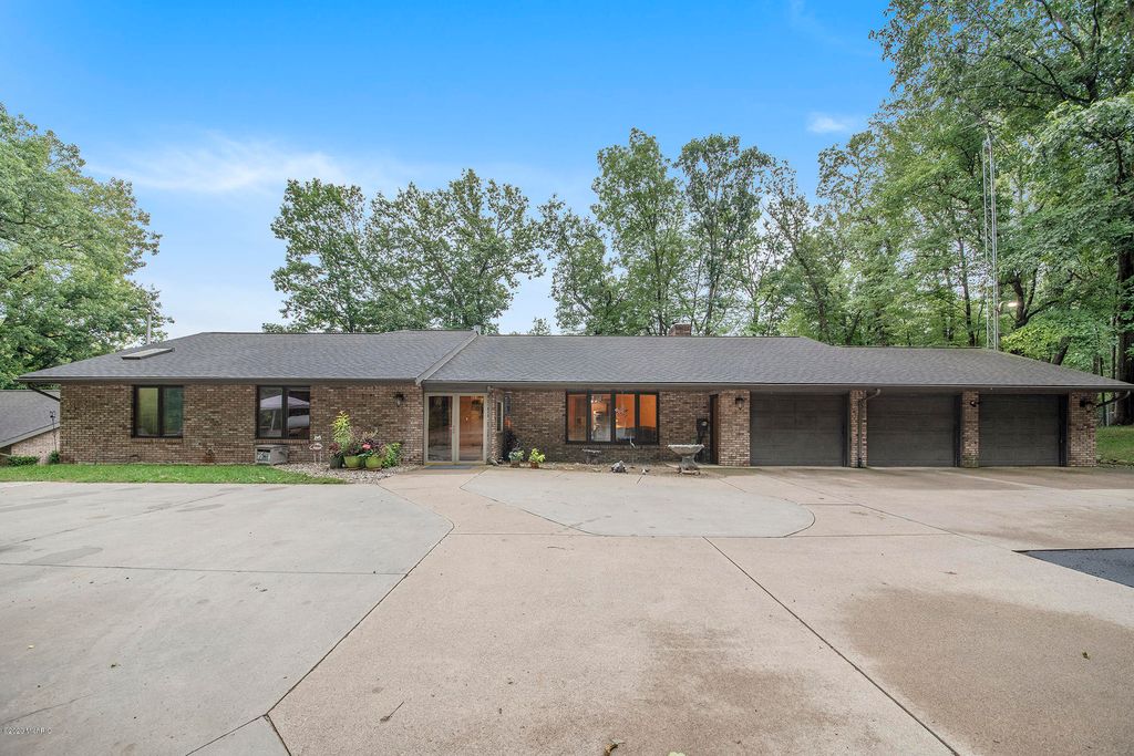 8221 26th St, Gobles, MI 49055 Trulia