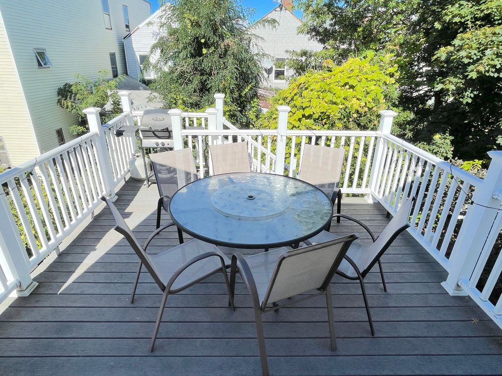 4 Leeds St #2, South Boston, MA 02127