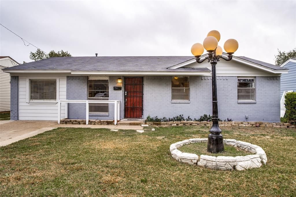 3826 Mehalia Dr, Dallas, TX 75241