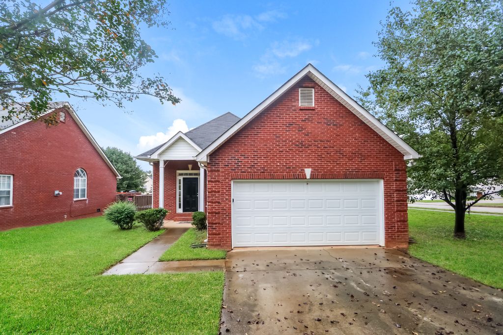 116 Unity Cv, Locust Grove, GA 30248