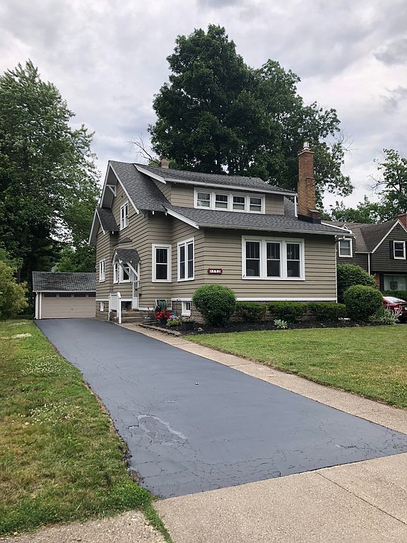 152 Los Robles St, Buffalo, NY 14221