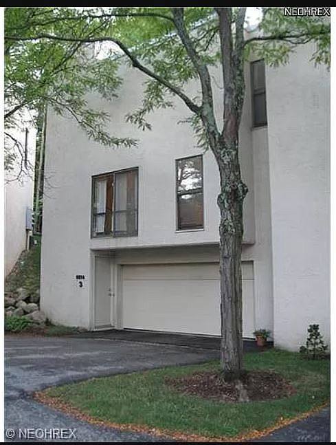 6814 Old Royalton Rd #3, Brecksville, OH 44141