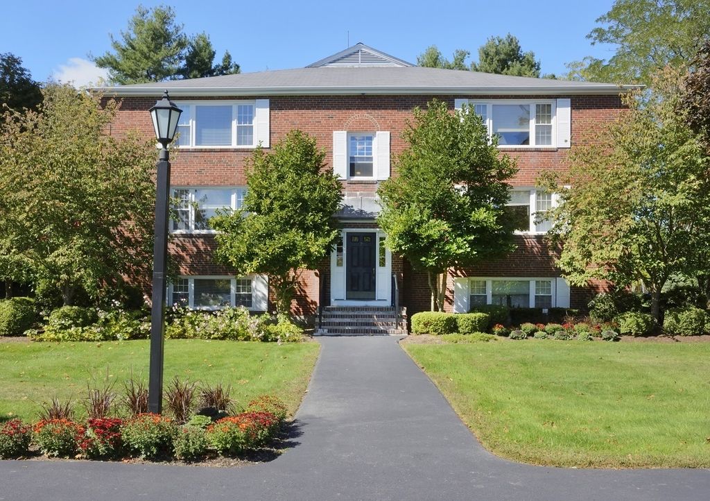 7 Captain Parker Arms, Lexington, MA 02421