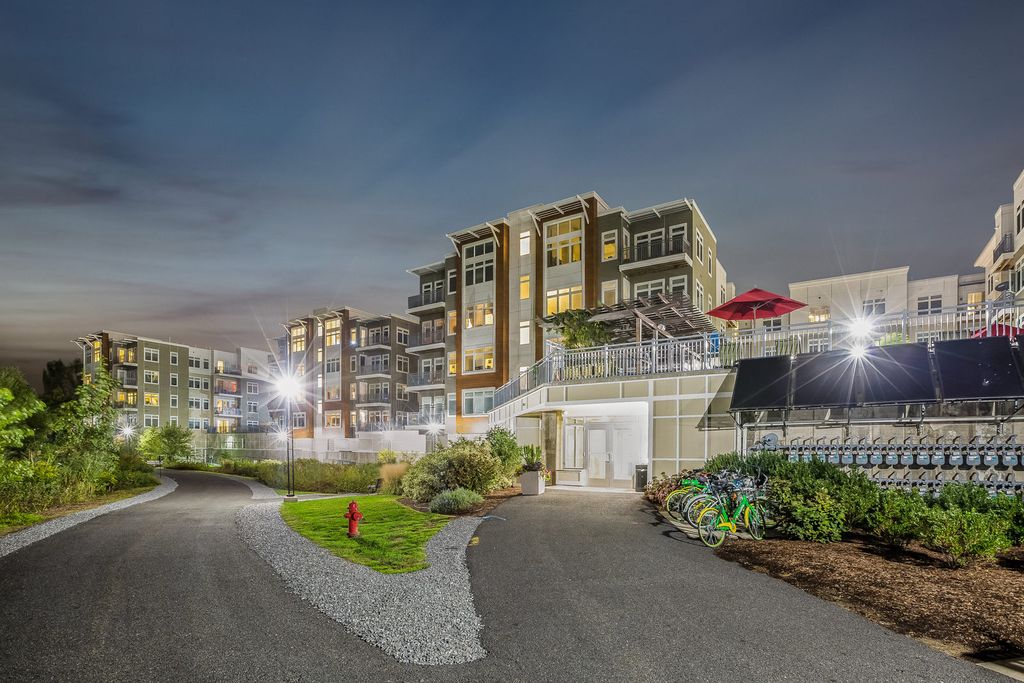 223 Concord Tpke, Cambridge, MA 02140