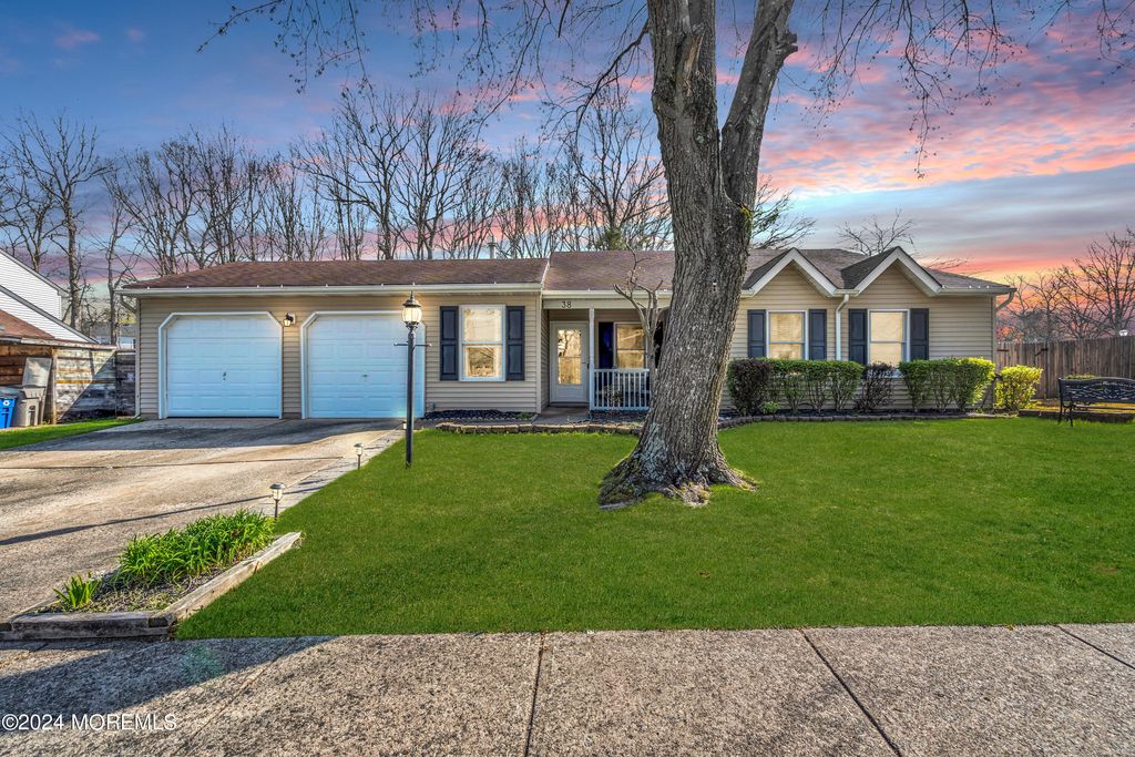 38 Concord Circle, Howell, NJ 07731 SingleFamily Home for Sale MLS