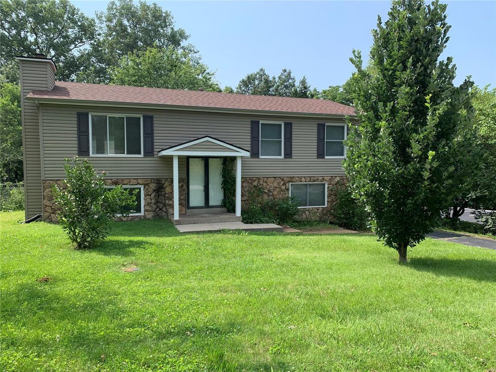 2313 Buller Dr, Saint Louis, MO 63114