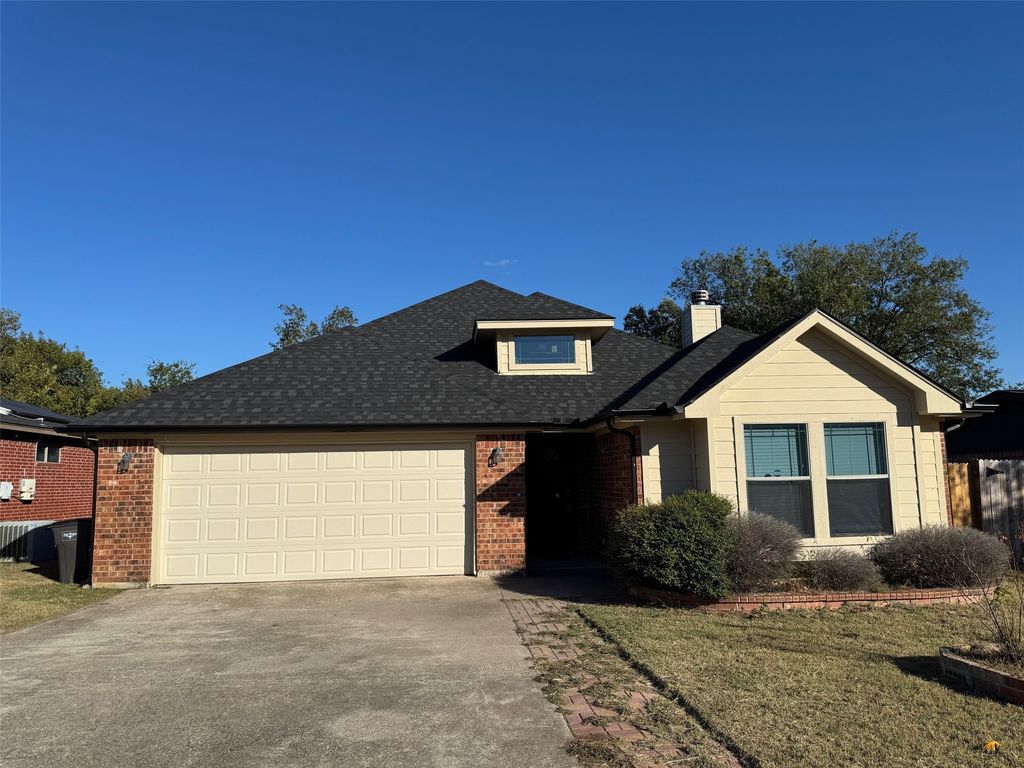 76134 Homes For Sale & 76134 Real Estate - 80 Homes | Trulia