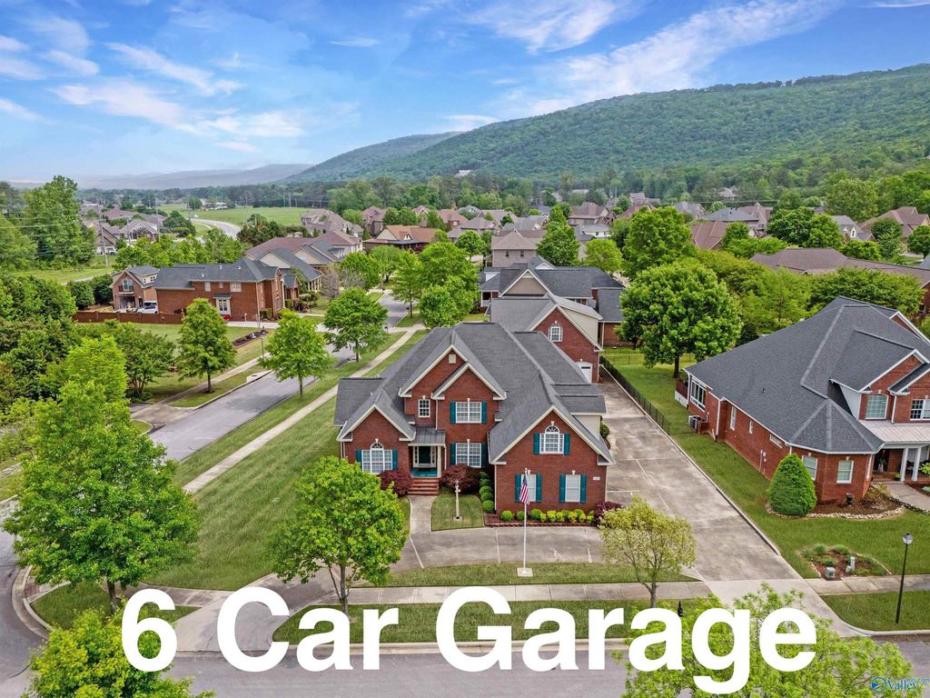 705 Marina Park Dr SE, Huntsville, AL 35803