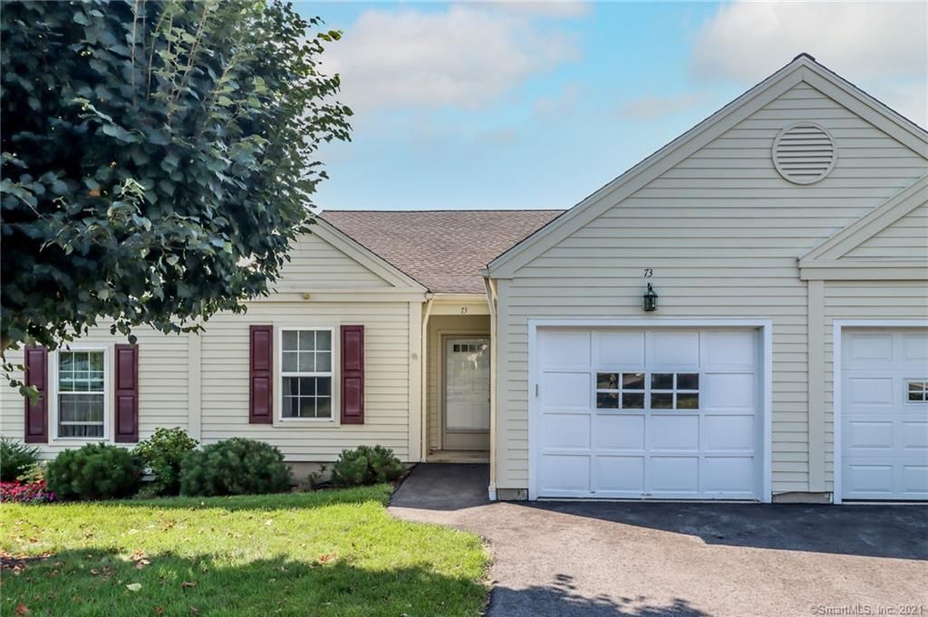 73 Elizabeth Cir #73, Sandy Hook, CT 06482