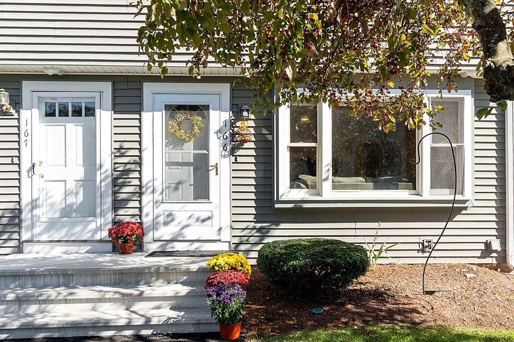 166 Merrimack Meadows Ln #166, Tewksbury, MA 01876