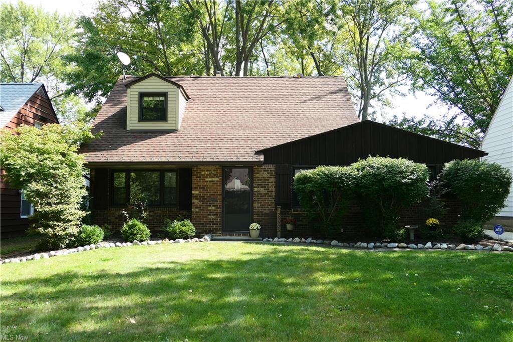 25525 Chatworth Dr, Euclid, OH 44117