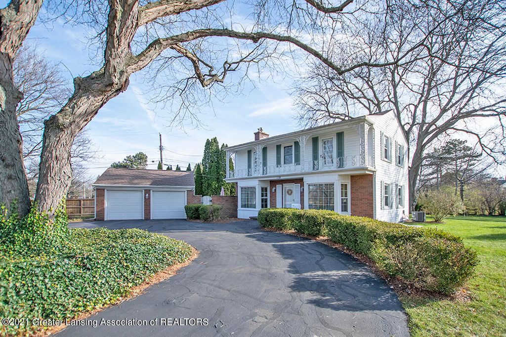 1138 Old Hickory Ln, East Lansing, MI 48823
