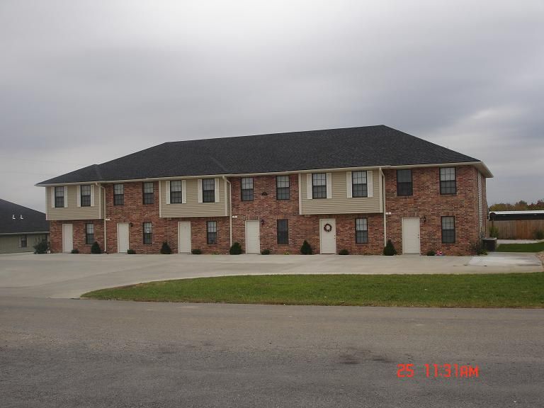 596 SE 105th Rd #E, Warrensburg, MO 64093
