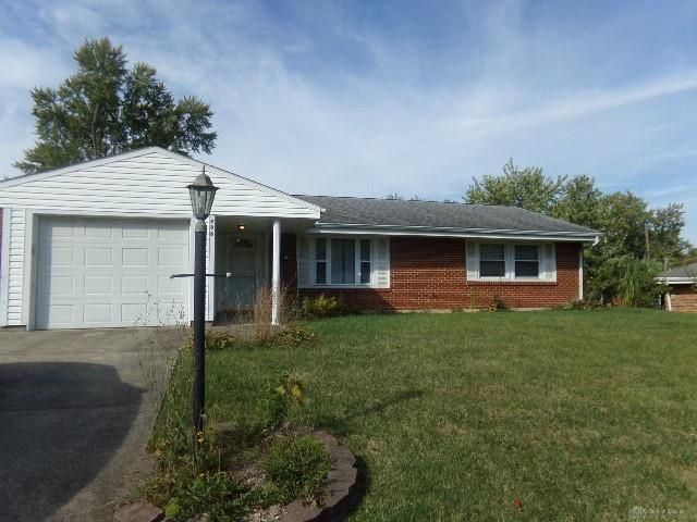 286 Amsterdam Dr, Xenia, OH 45385