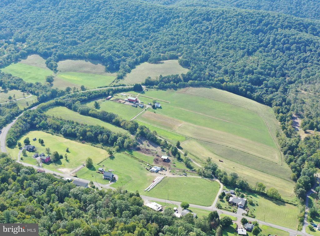 11515 Cash Valley Rd, Corriganville, MD 21524 3 Bed, 1 Bath Single