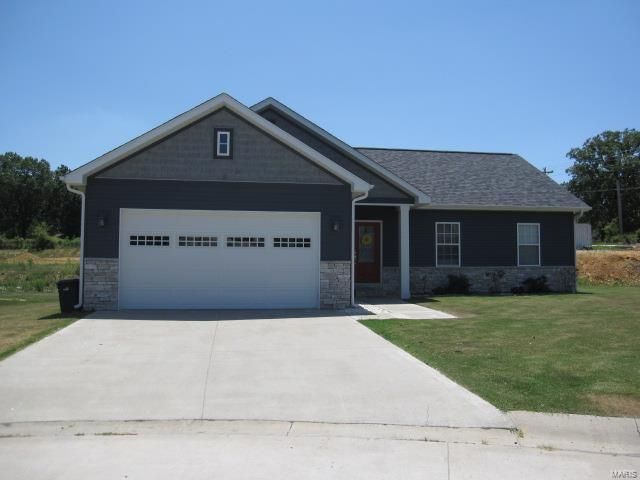 134 Deerfield Dr, Poplar Bluff, MO 63901