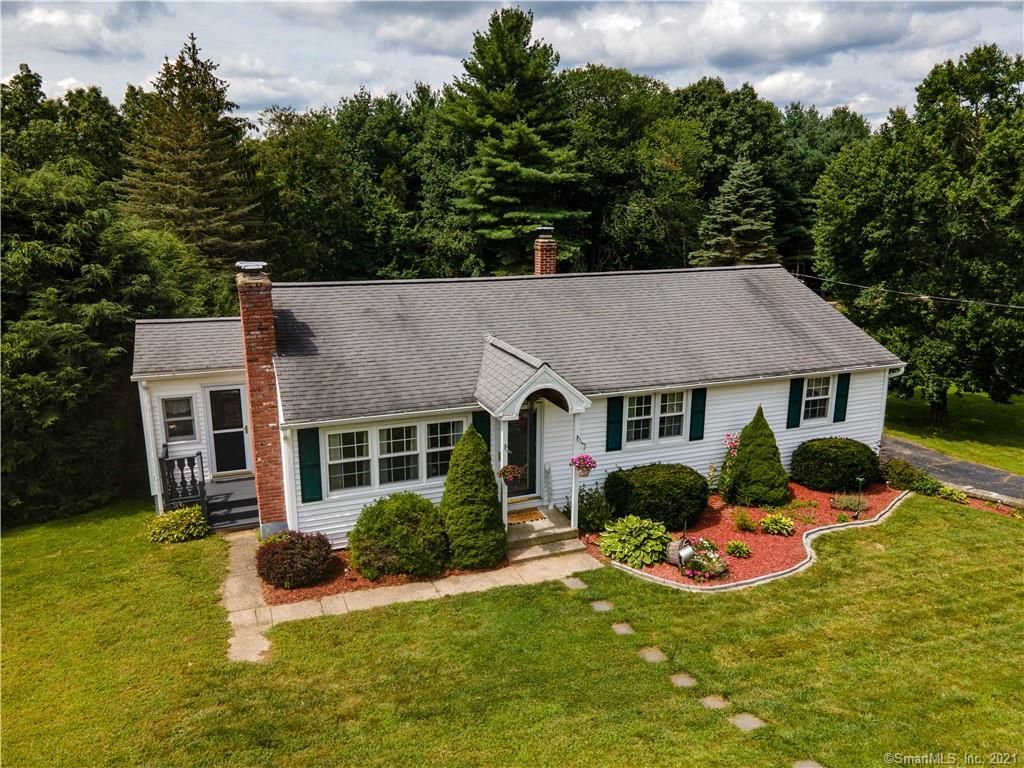12 Linda Ln, North Grosvenordale, CT 06255